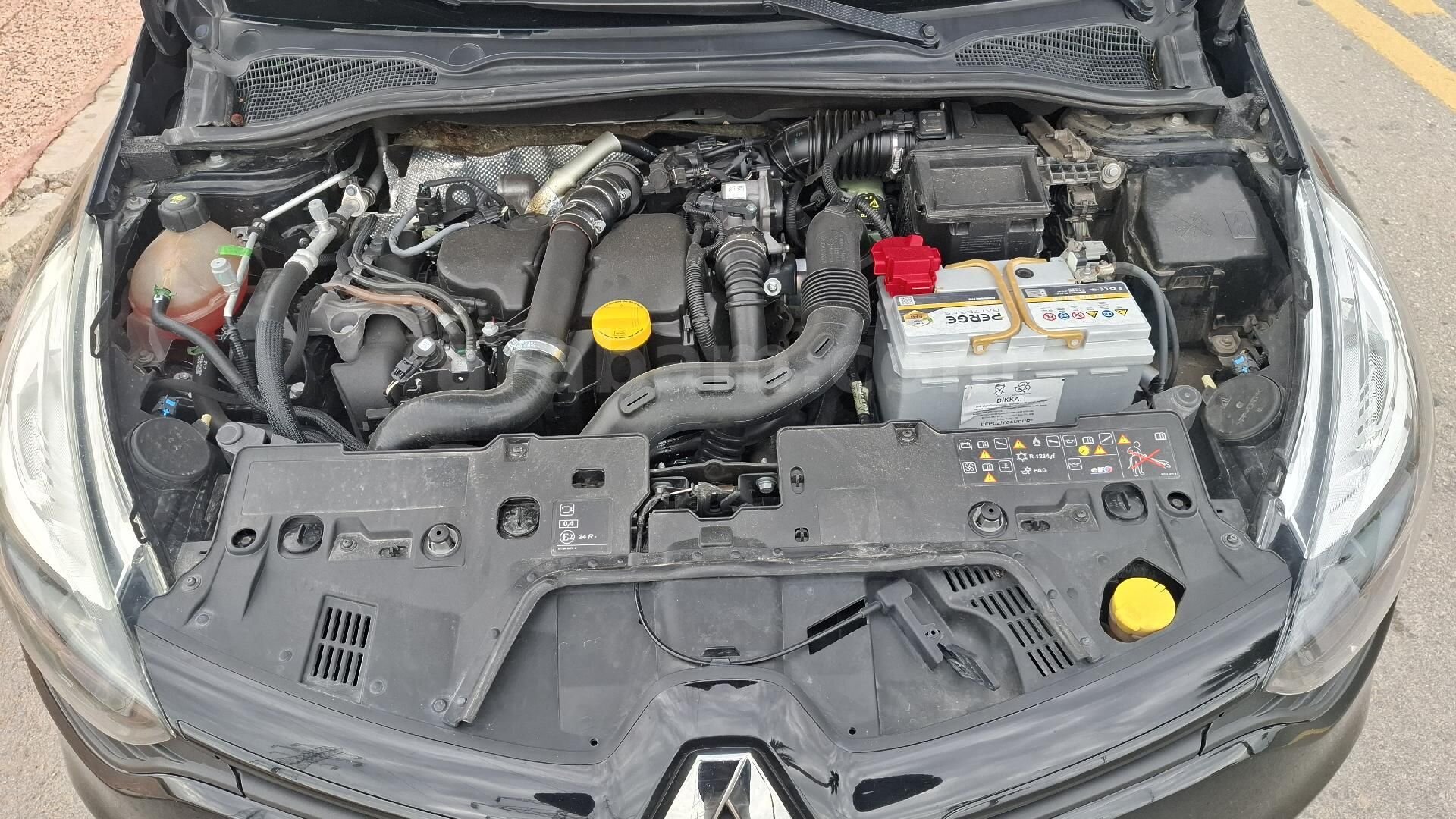 Sahibinden Renault Clio 1.5 dCi Joy 2018 Model Mersin 212.000 km Siyah 3