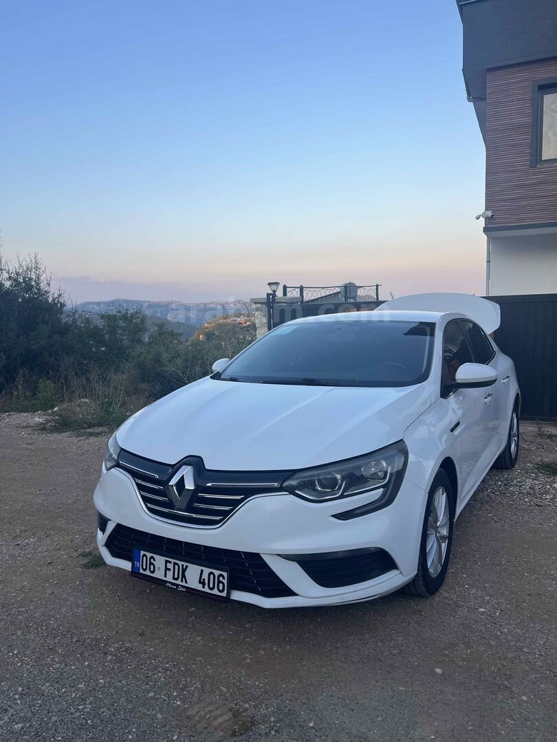Sahibinden Renault Megane 1.5 dCi Touch 2019 Model Mersin 214.000 km Beyaz 2