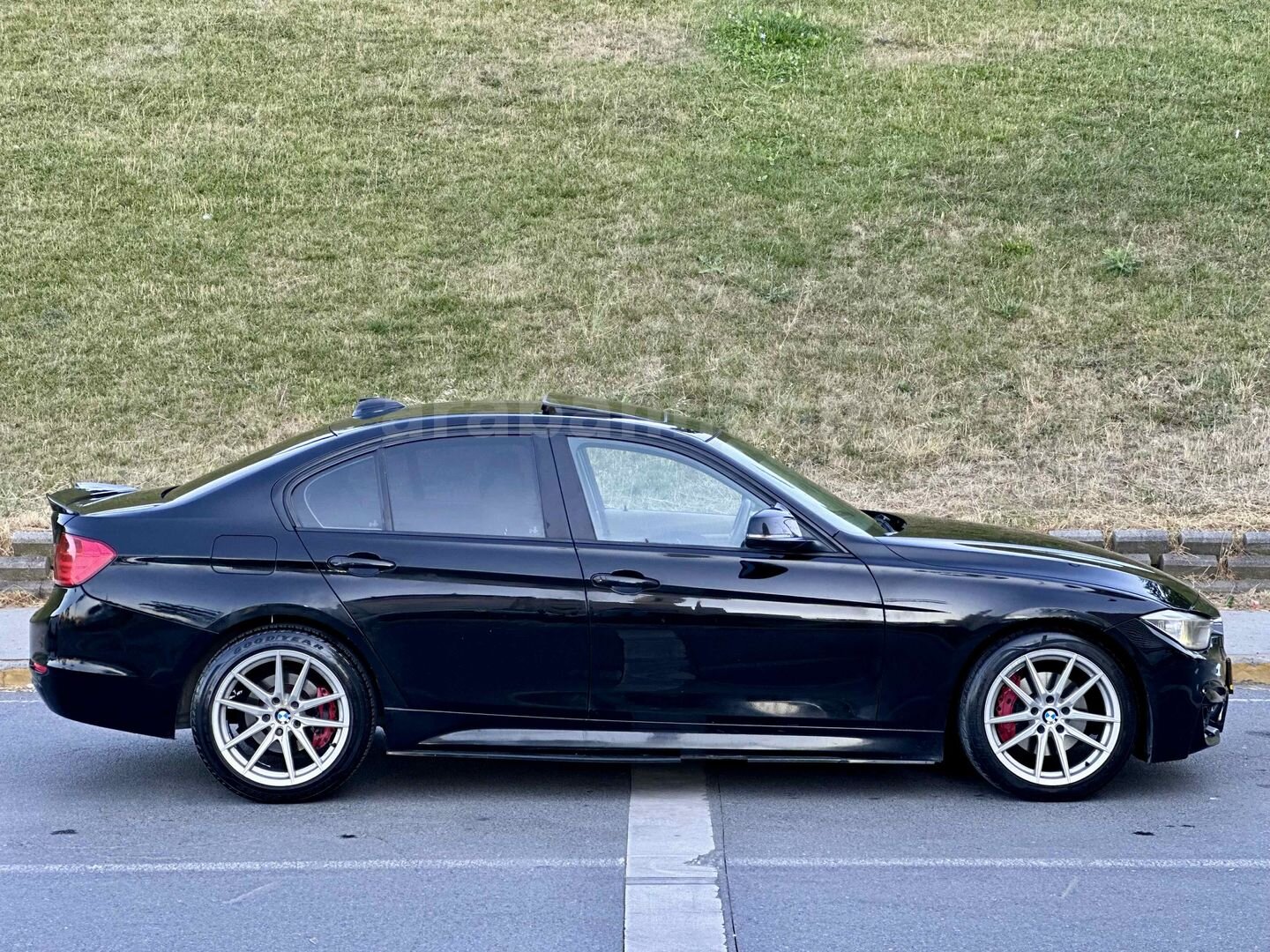 Sahibinden BMW 3 Serisi 320d xDRIVE Sport 2013 Model 270.000 km Siyah 4