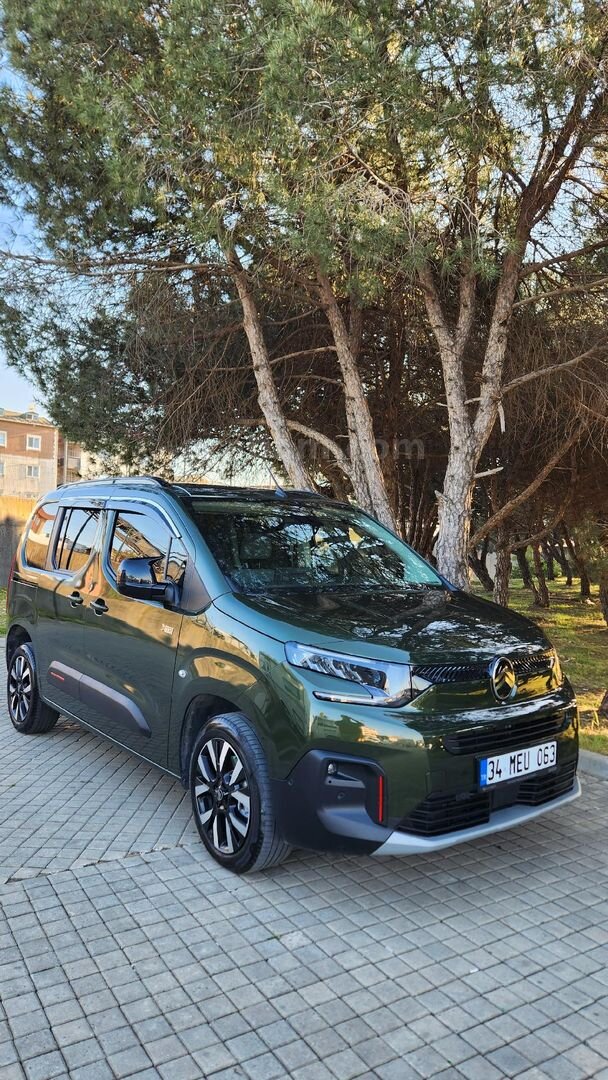 Sahibinden Citroen Berlingo 1.5 BlueHDI Shine Bold 2024 Model 40.000 km Yeşil (metalik) 3