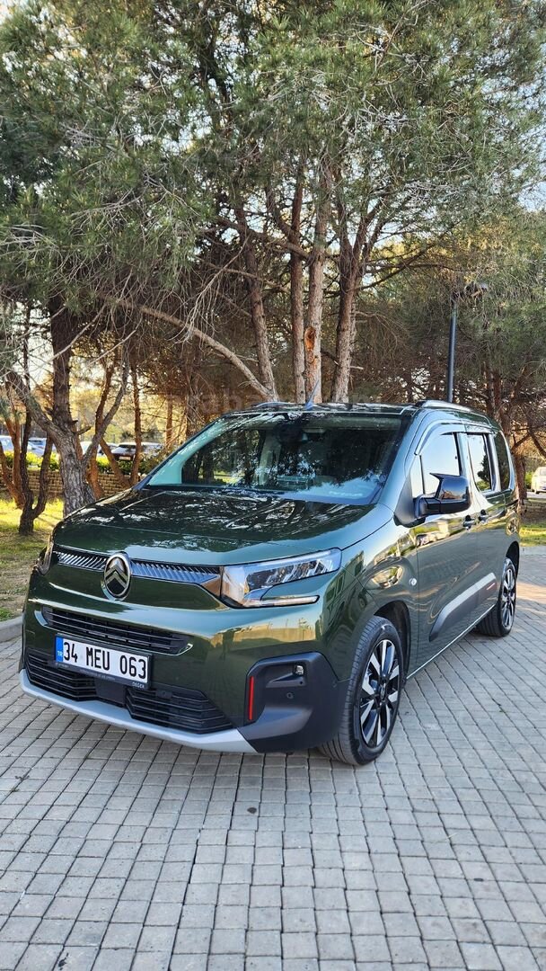 Sahibinden Citroen Berlingo 1.5 BlueHDI Shine Bold 2024 Model 40.000 km Yeşil (metalik) 1