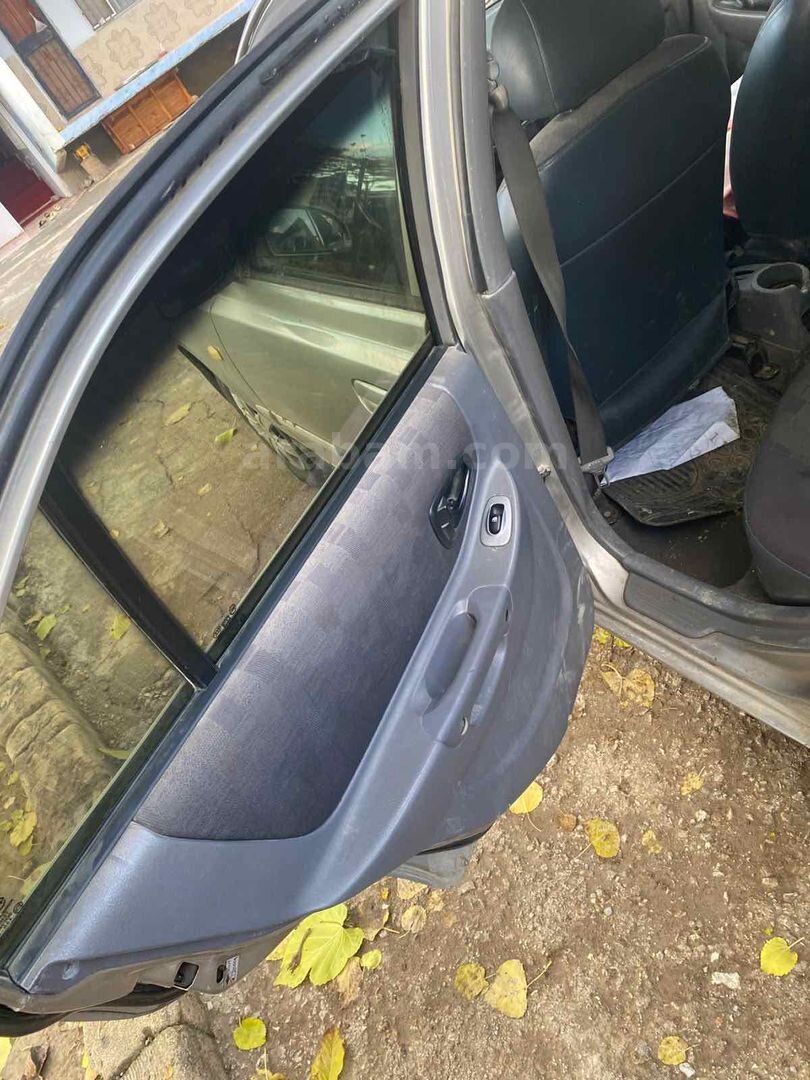 Sahibinden Hyundai Accent 1.3 Admire 2004 Model 4