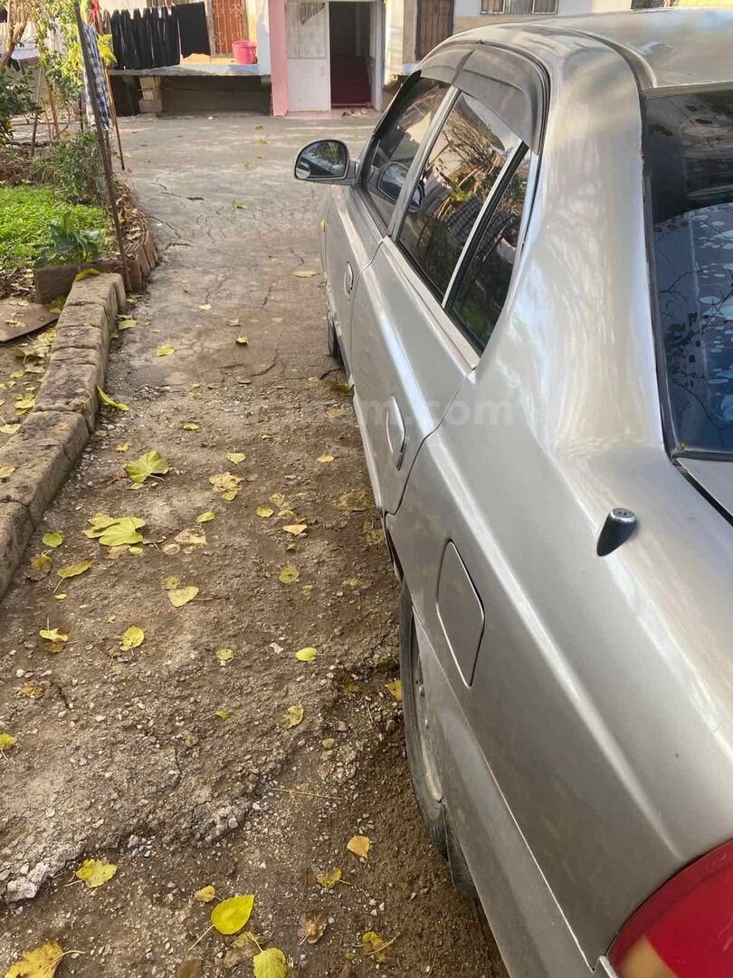 Sahibinden Hyundai Accent 1.3 Admire 2004 Model 3