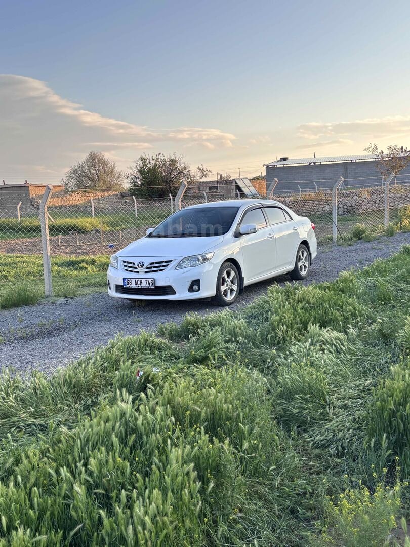 Sahibinden Toyota Corolla 1.4 D-4D Elegant 2012 Model Aksaray 280.000 km Beyaz 3