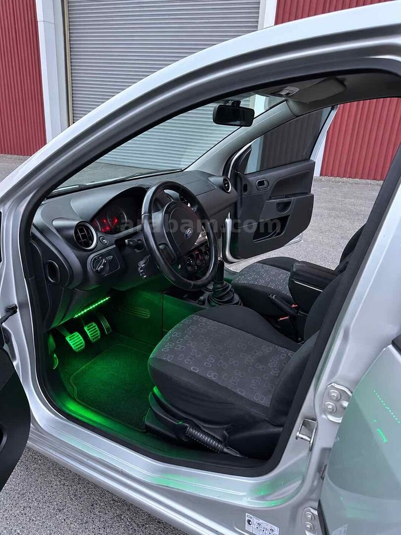 Sahibinden Ford Fiesta 1.4 TDCi Comfort 2004 Model 5