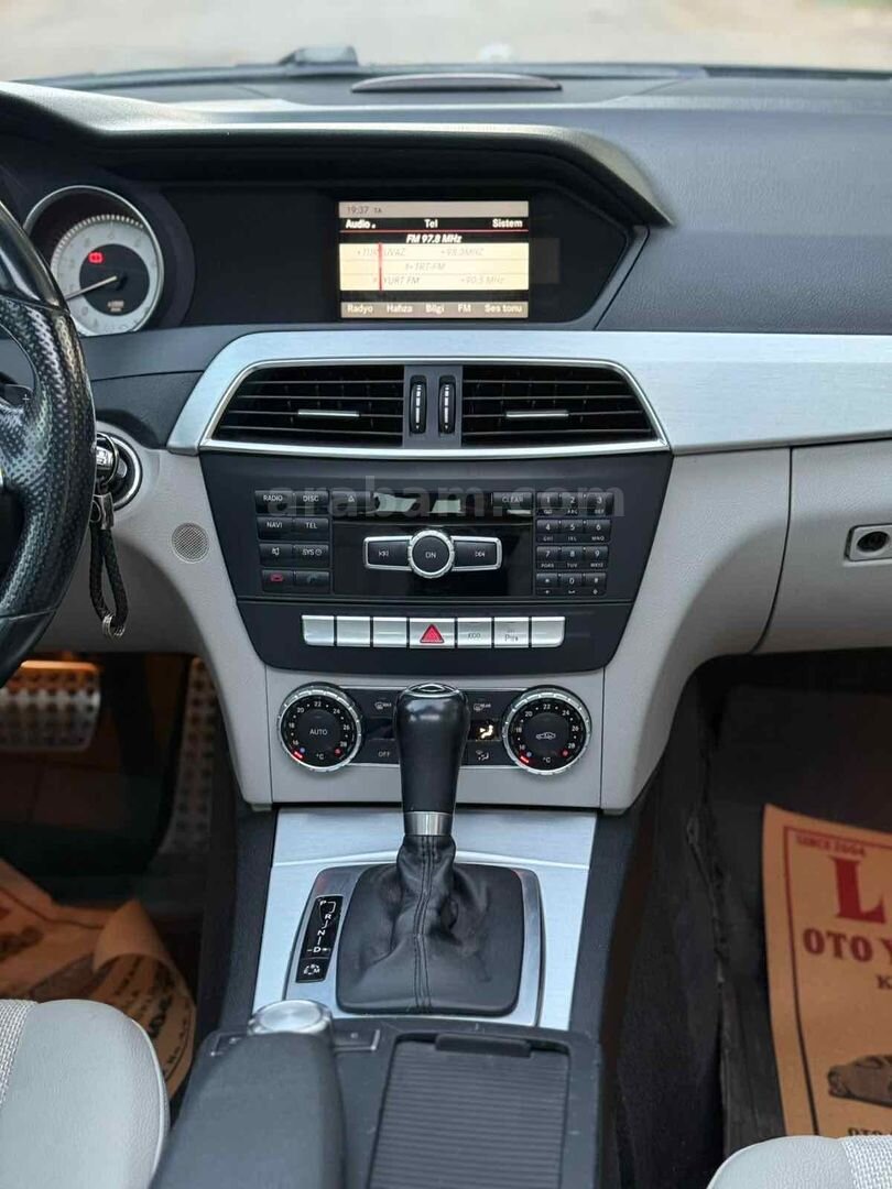 Sahibinden Mercedes - Benz C 180 BlueEFFICIENCY AMG 2013 Model Batman 220.000 km Siyah 3