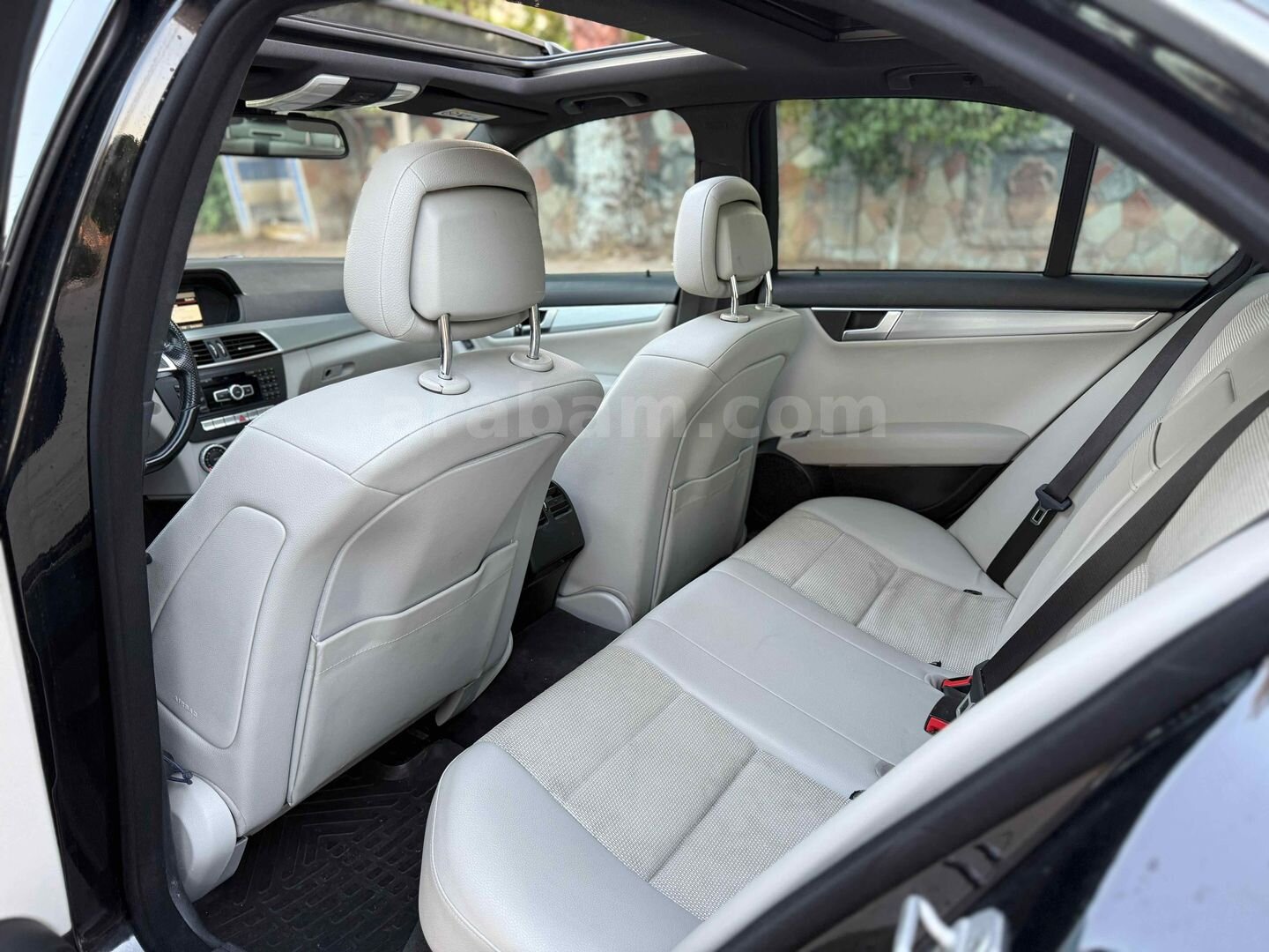 Sahibinden Mercedes - Benz C 180 BlueEFFICIENCY AMG 2013 Model Batman 220.000 km Siyah 7
