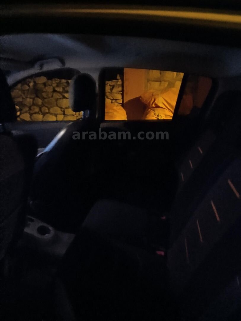 Sahibinden Renault Clio 0.9 TCe Icon 2012 Model Siirt 266.000 km Beyaz 1