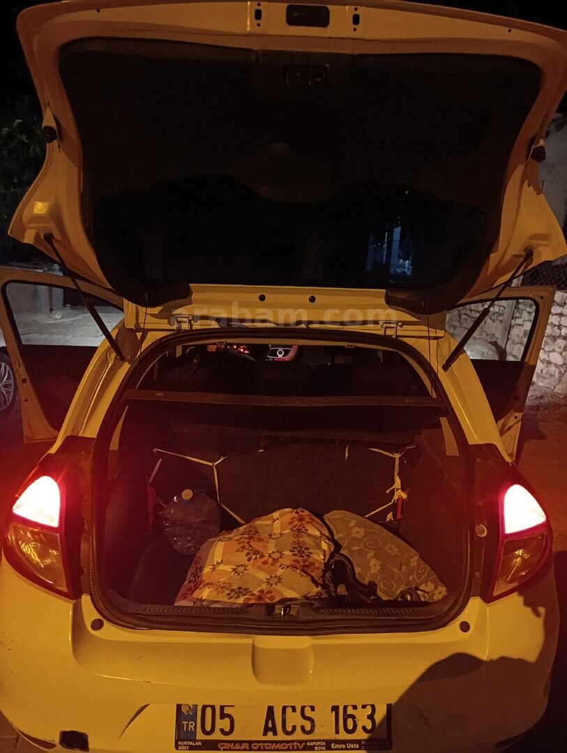 Sahibinden Renault Clio 0.9 TCe Icon 2012 Model Siirt 266.000 km Beyaz 7