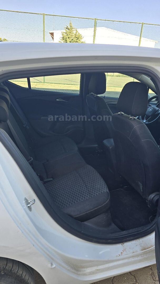 Sahibinden Opel Astra 1.6 CDTI Enjoy 2016 Model Diyarbakır 176.000 km Beyaz 5