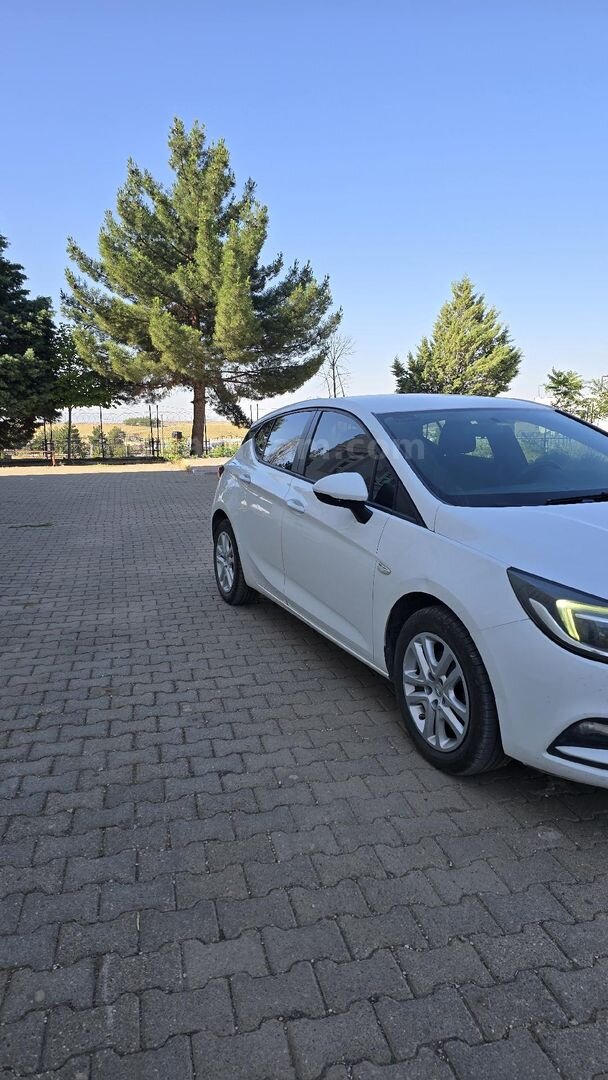 Sahibinden Opel Astra 1.6 CDTI Enjoy 2016 Model Diyarbakır 176.000 km Beyaz 2