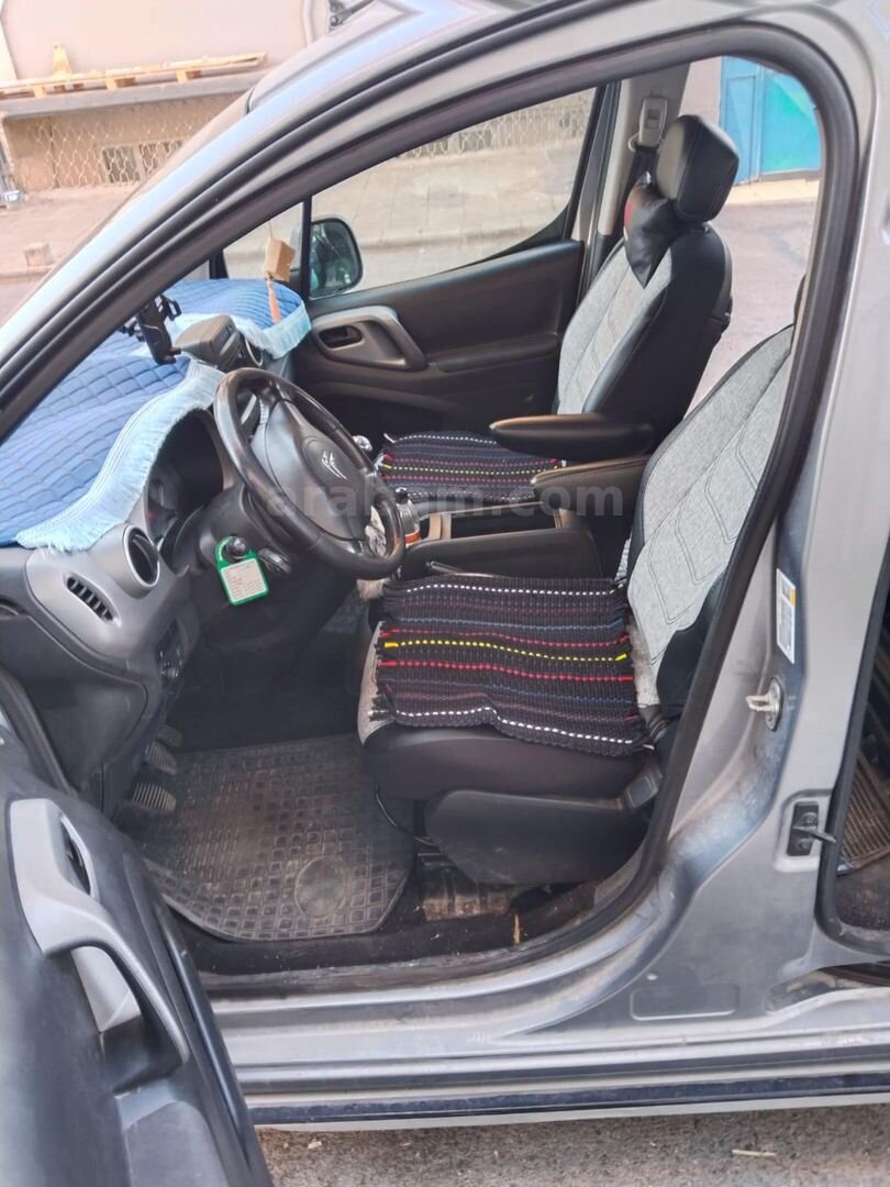 Sahibinden Citroen Berlingo 1.6 HDi Selection 2017 Model 150.000 km Gri 5