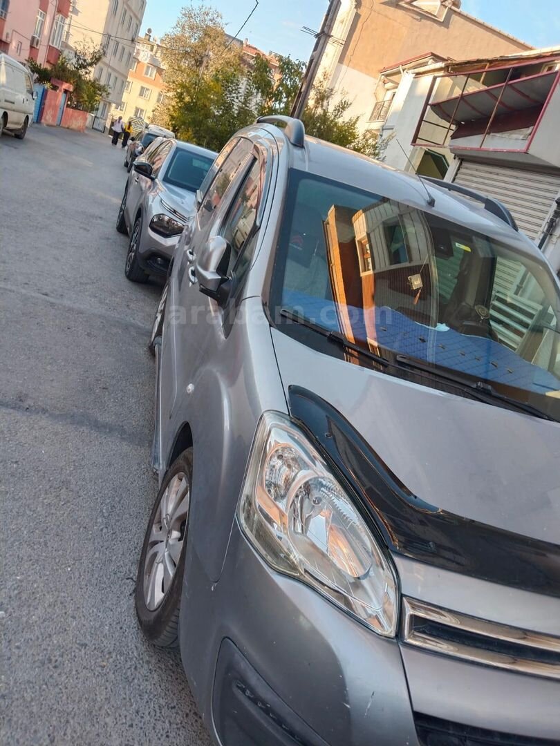 Sahibinden Citroen Berlingo 1.6 HDi Selection 2017 Model 150.000 km Gri 4