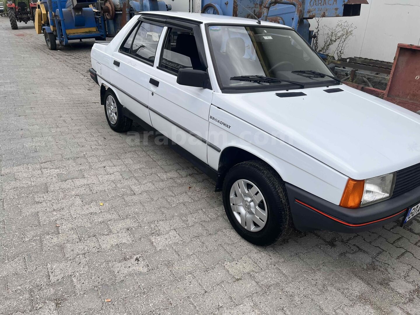 Sahibinden Renault R 9 1.4 Broadway 1996 Model Tokat 558.000 km Beyaz 5