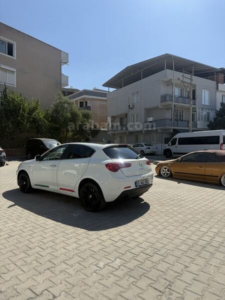 2012 Giulietta 1.6 JTD Distinctive | CAM TAVAN | Bakımlı | CarPlay | 224 Bin KM 3