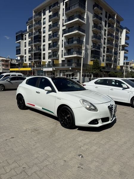 2012 Giulietta 1.6 JTD Distinctive | CAM TAVAN | Bakımlı | CarPlay | 224 Bin KM