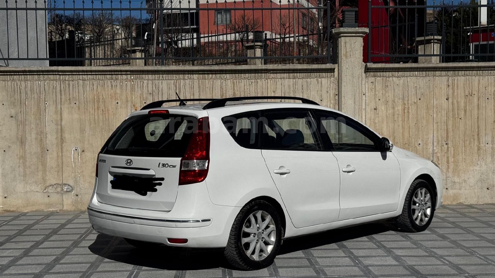 Sahibinden Hyundai i30 1.6 DOHC Mode 2010 Model Ankara 295.000 km Beyaz 3
