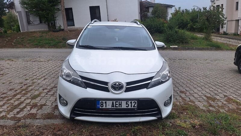 Sahibinden Temiz aile arabası Toyota Verso 1.6 D-4D Elegant Plus 2016 Model 1
