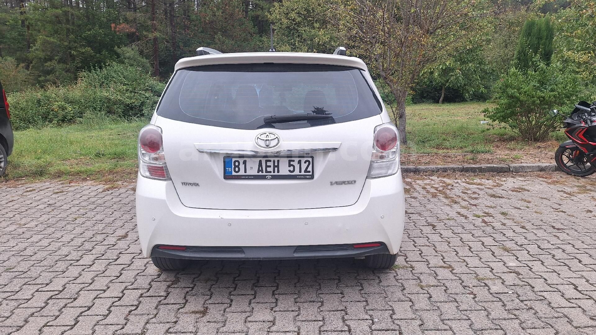 Sahibinden Temiz aile arabası Toyota Verso 1.6 D-4D Elegant Plus 2016 Model 5