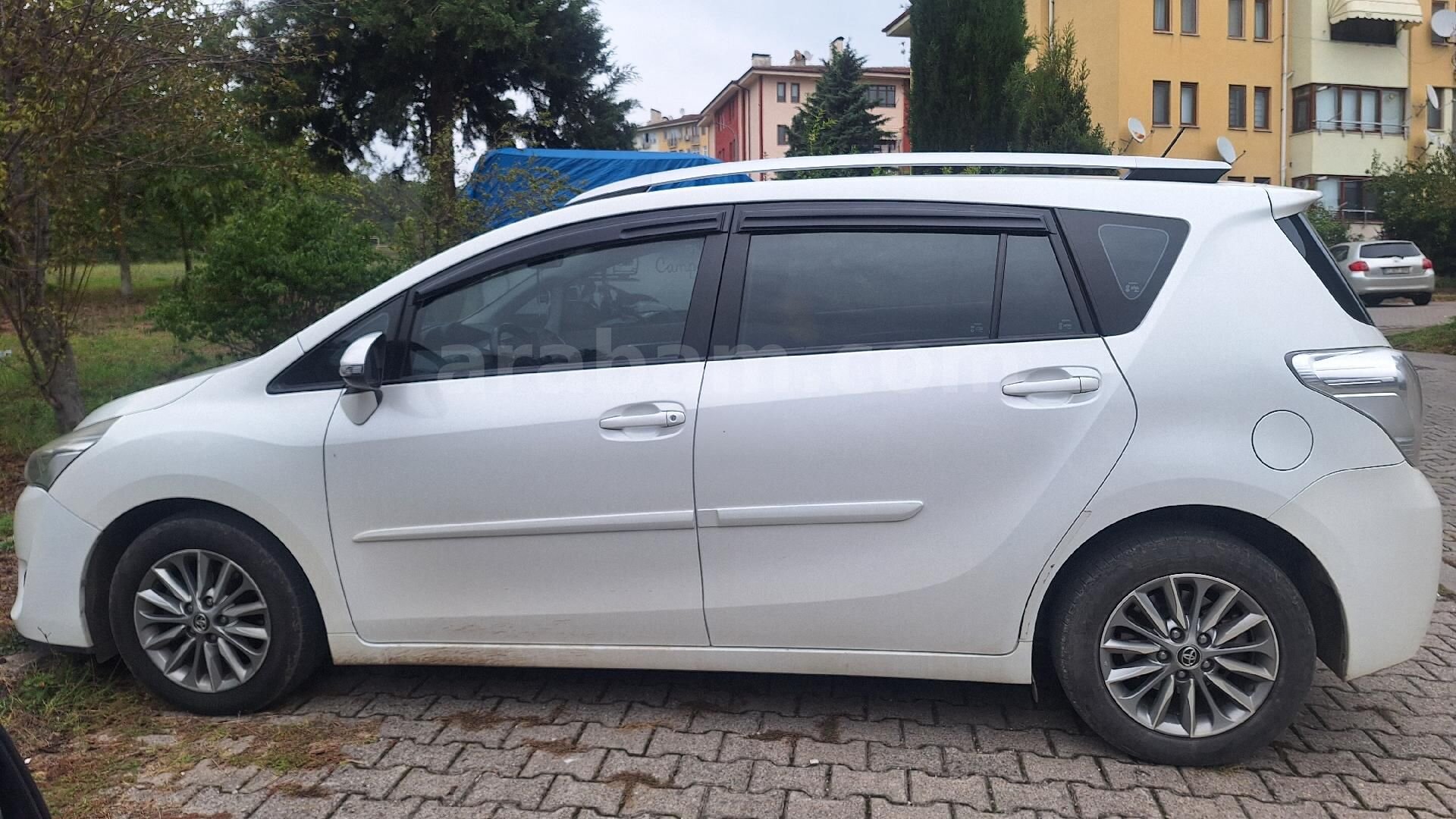 Sahibinden Temiz aile arabası Toyota Verso 1.6 D-4D Elegant Plus 2016 Model 4