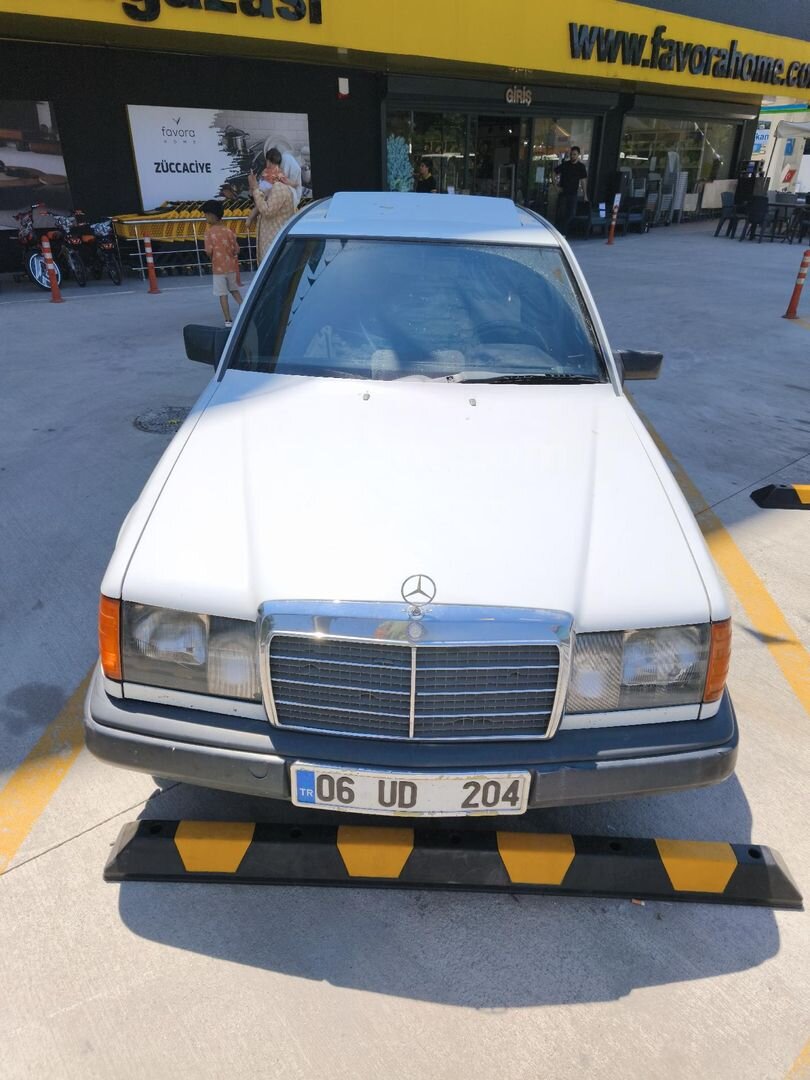 3.cü Sahibinden Mercedes - Benz E 200 d 1986 Model 3