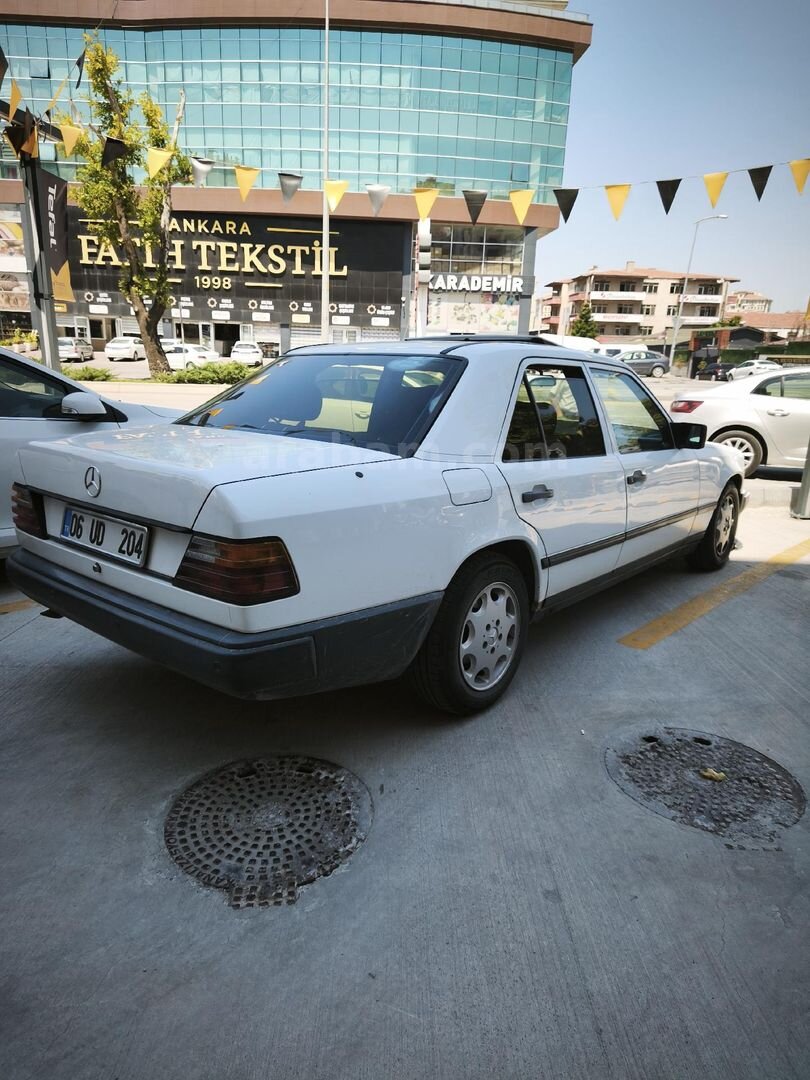 3.cü Sahibinden Mercedes - Benz E 200 d 1986 Model 2