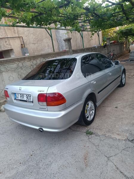 Sahibinden Honda Civic 1.6 i ES 2000 Model Güvenlik paket tek değişen