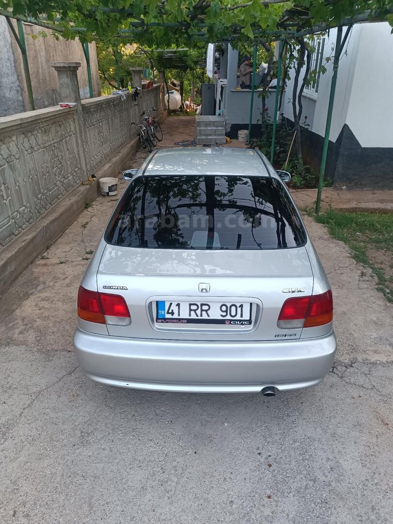 Sahibinden Honda Civic 1.6 i ES 2000 Model Güvenlik paket tek değişen 5
