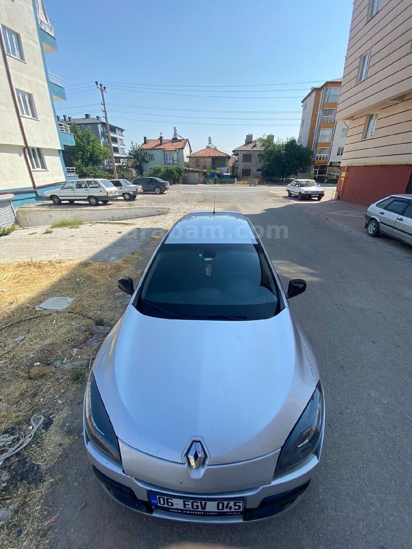 Sahibinden Renault Megane 1.5 dCi Sport Tourer Privilege 2012 Model Konya 2