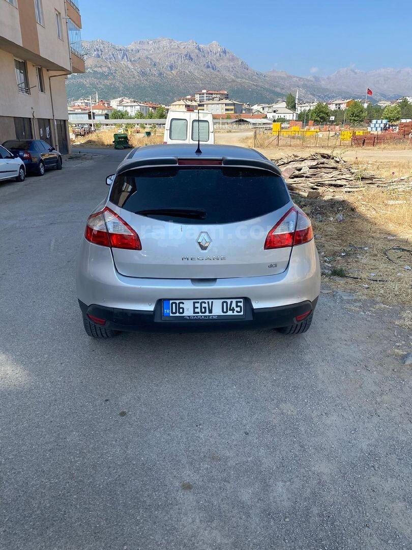 Sahibinden Renault Megane 1.5 dCi Sport Tourer Privilege 2012 Model Konya 3