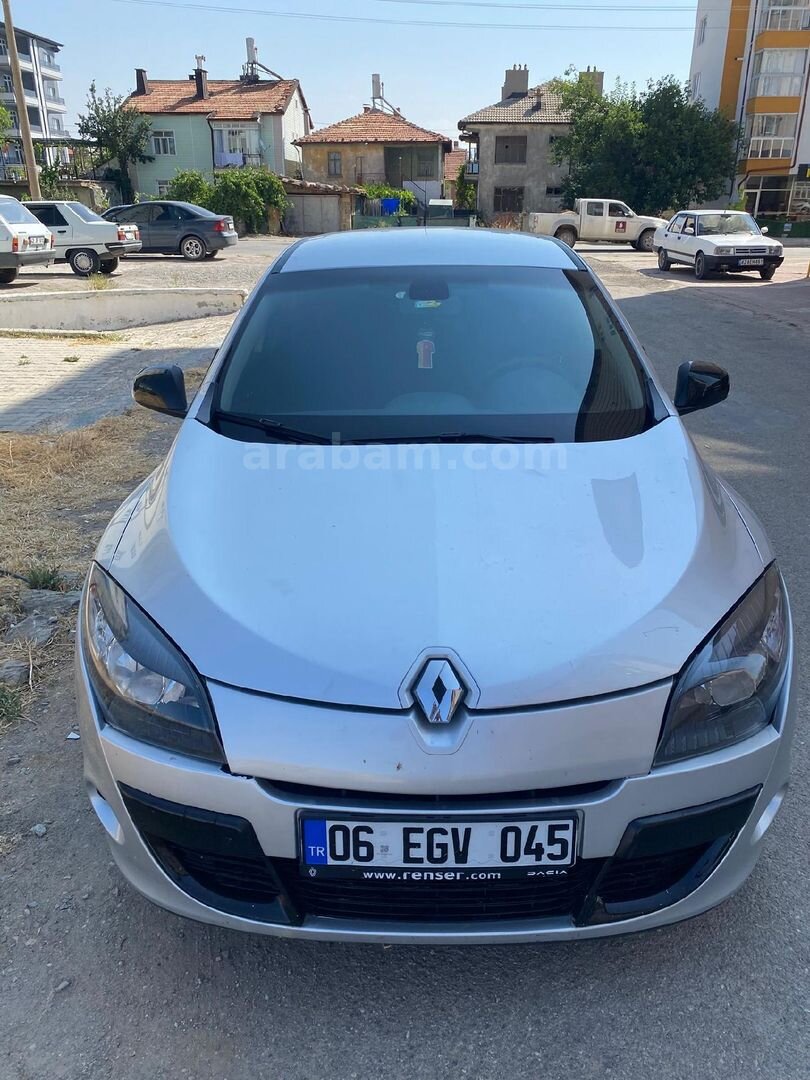 Sahibinden Renault Megane 1.5 dCi Sport Tourer Privilege 2012 Model Konya 1