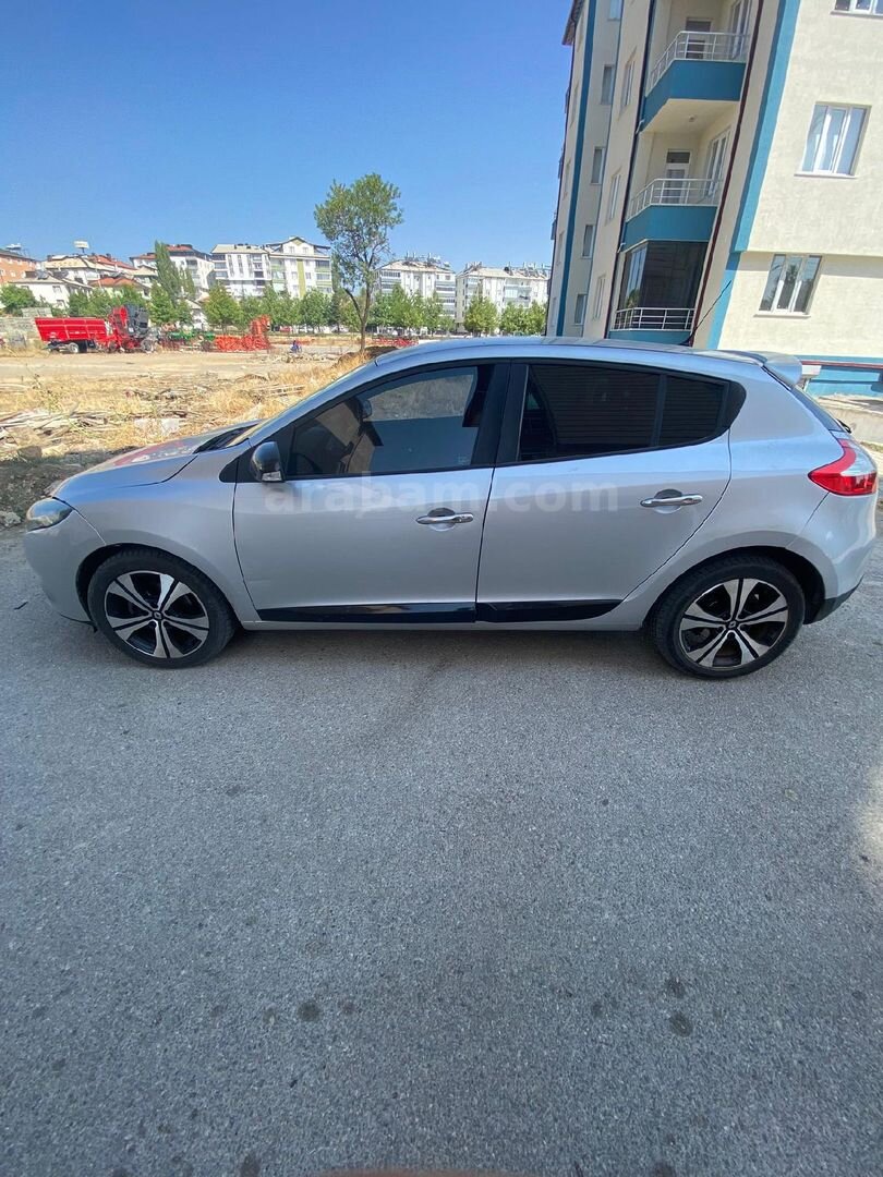 Sahibinden Renault Megane 1.5 dCi Sport Tourer Privilege 2012 Model Konya 5