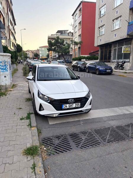 Sahibinden Hyundai i20 1.4 MPI Style 2023 -Yekili servis bakımlı