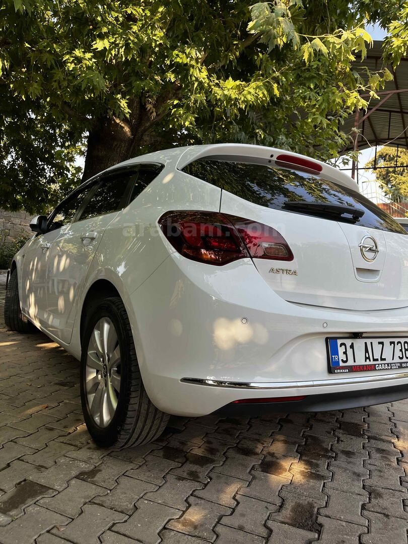 Sahibinden Opel Astra 1.6 CDTI Cosmo 2014 Model 125.000 km Beyaz 6