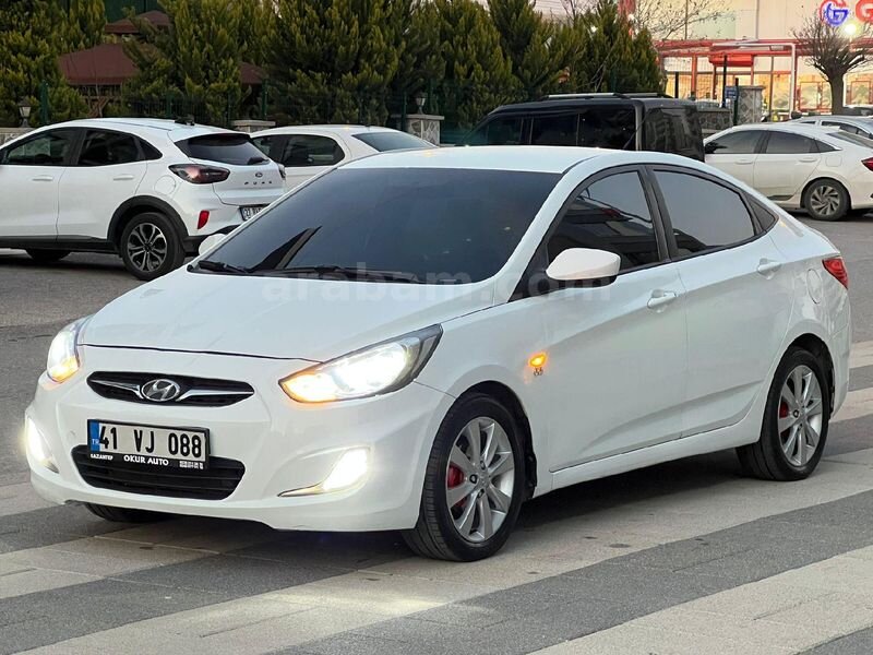 Sahibinden Hyundai Accent Blue 1.6 CRDI Mode Plus 2013 Model 275.000 km Beyaz