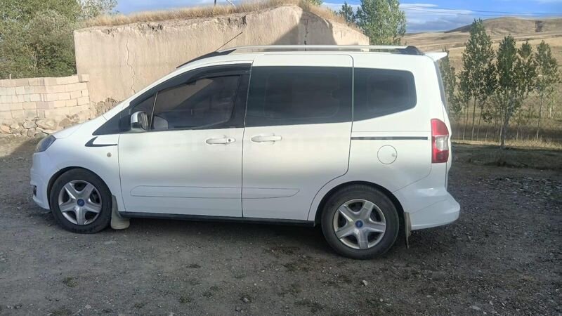 Sahibinden Ford Tourneo Courier 1.5 TDCi Trend 2015 Model