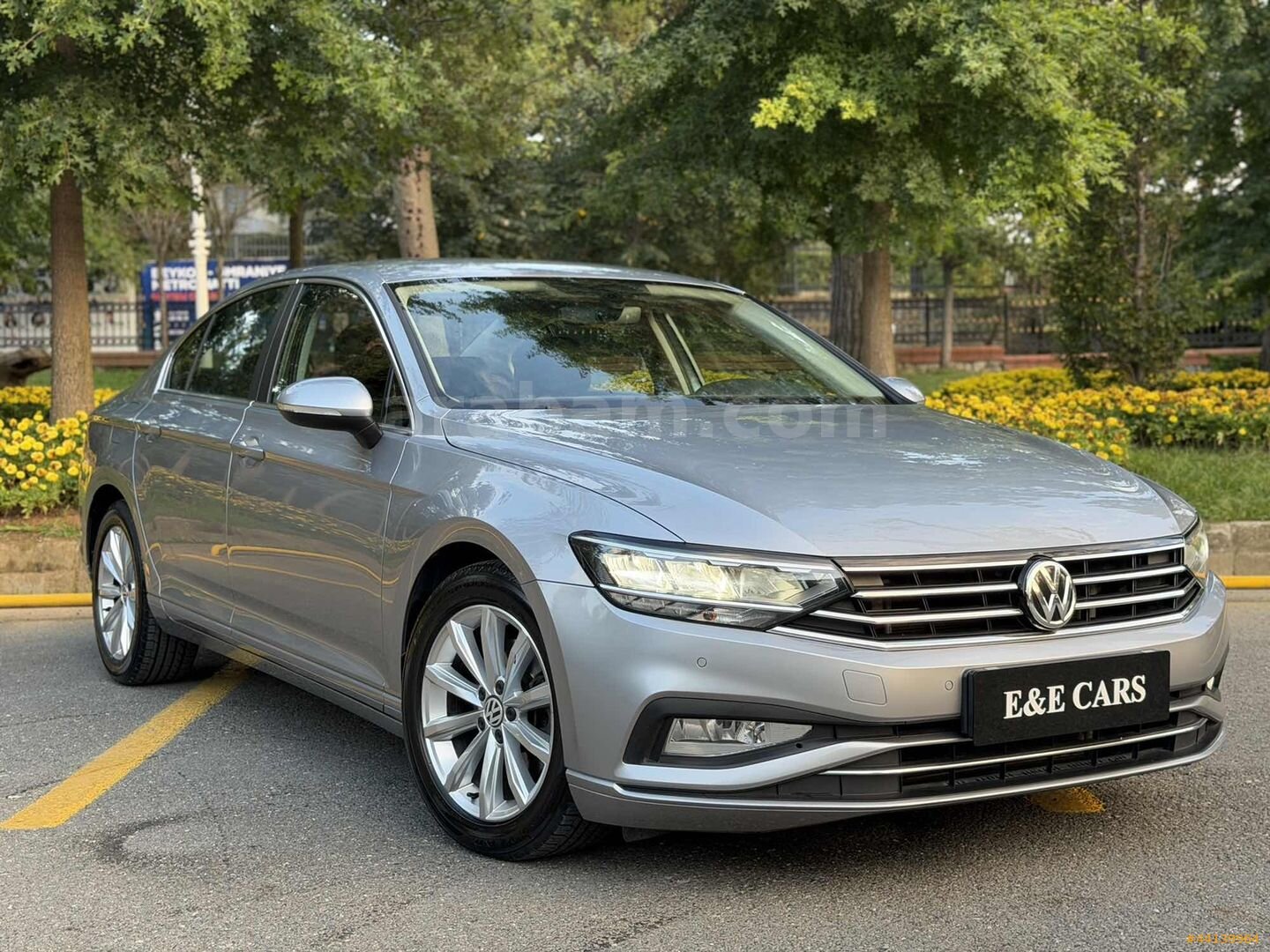 Galeriden Volkswagen Passat 1.5 TSi Business 2020 Model İstanbul 122.000 km Gri 1