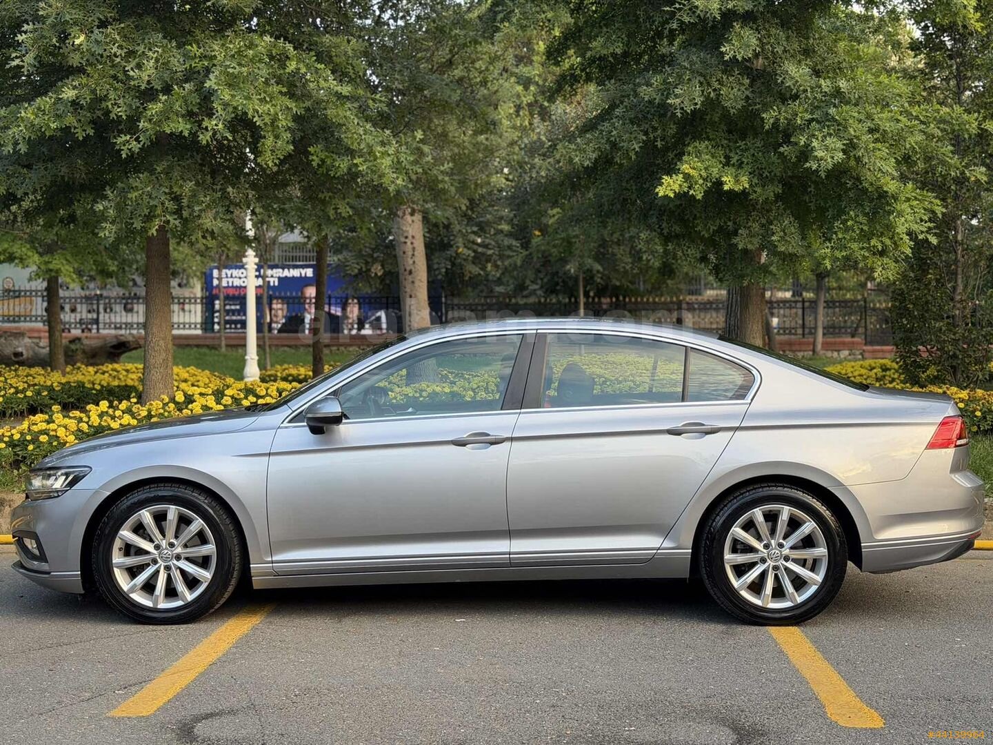 Galeriden Volkswagen Passat 1.5 TSi Business 2020 Model İstanbul 122.000 km Gri 4