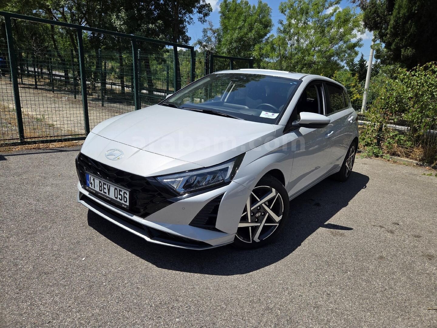 Sahibinden Hyundai i20 1.0 T-GDI Elite 2026 Model Kocaeli 7.500 km Gri (titanyum) 1