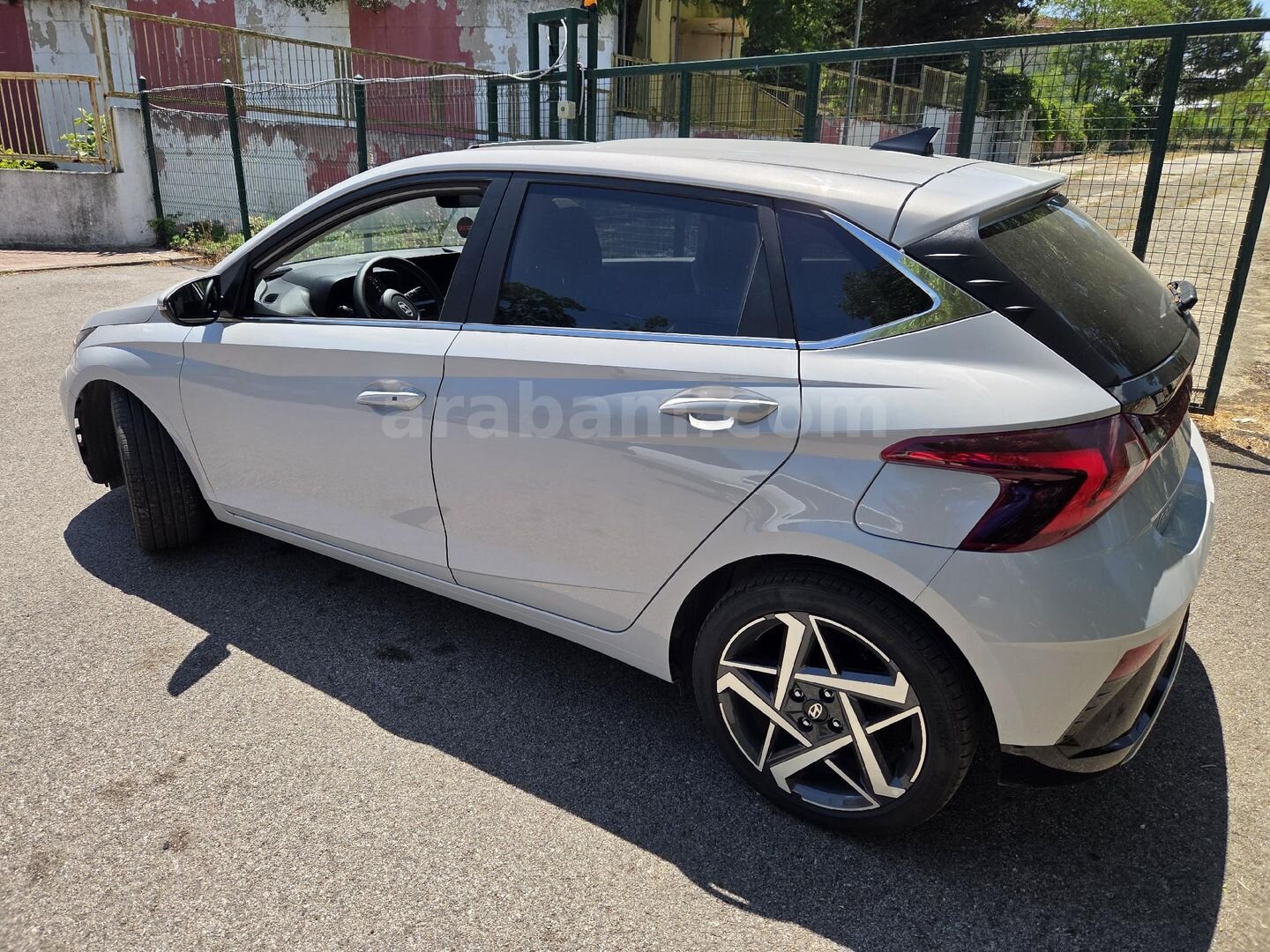 Sahibinden Hyundai i20 1.0 T-GDI Elite 2026 Model Kocaeli 7.500 km Gri (titanyum) 4