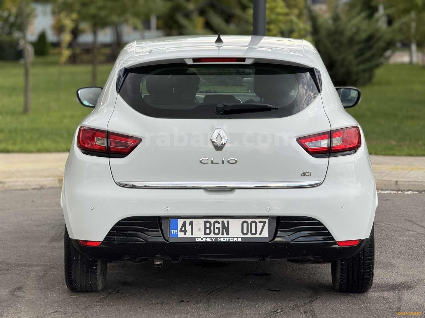 Galeriden Renault Clio 1.5 dCi Touch 2015 Model Kocaeli 186.000 km Beyaz 5