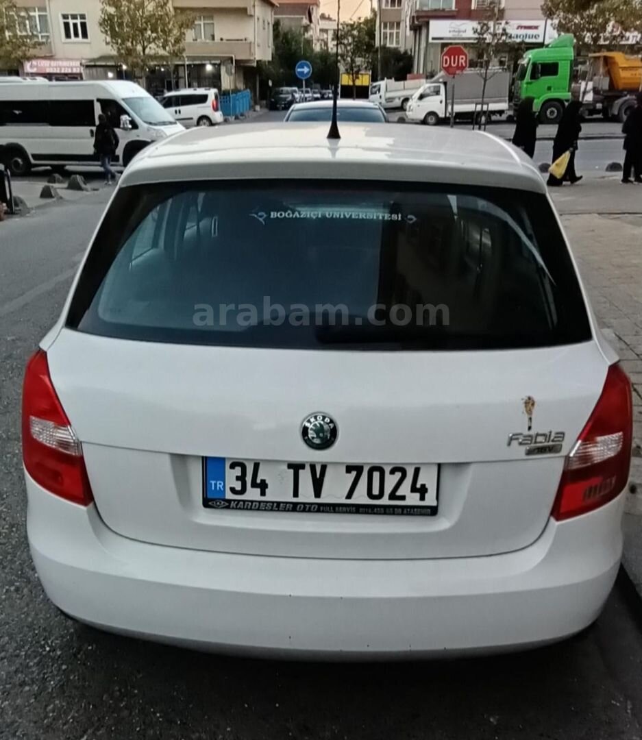 Sahibinden Skoda Fabia 1.4 Ambiente 2011 Model İstanbul 112.000 km Beyaz 2