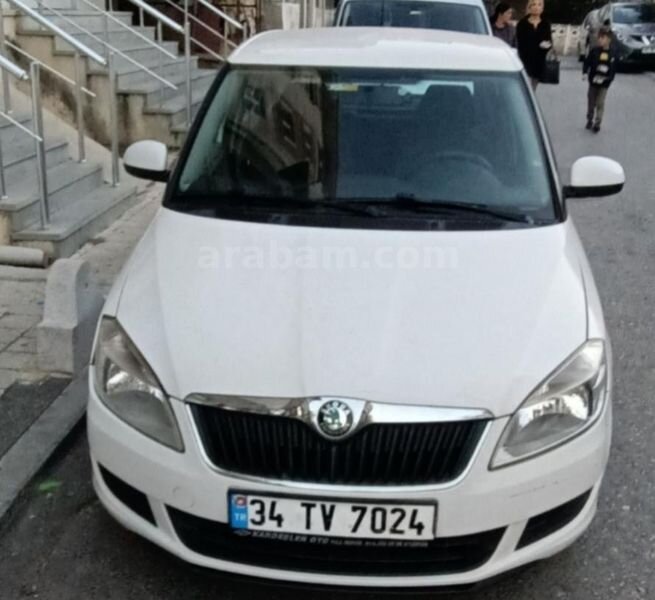 Sahibinden Skoda Fabia 1.4 Ambiente 2011 Model İstanbul 112.000 km Beyaz