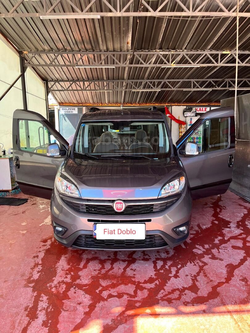 Sahibinden Fiat Doblo Combi 1.6 Multijet Premio Plus 2022 Model 1