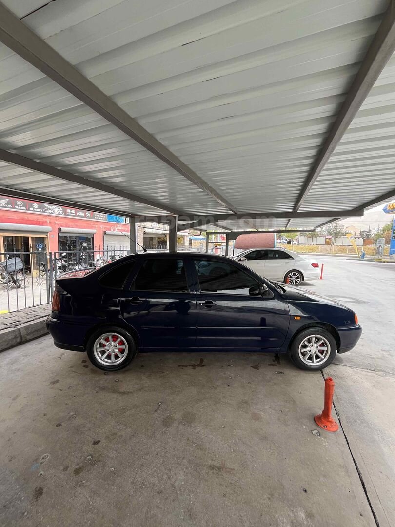 Sahibinden Volkswagen Polo 1.6 Classic 1998 Model Niğde 350.000 km Lacivert 3