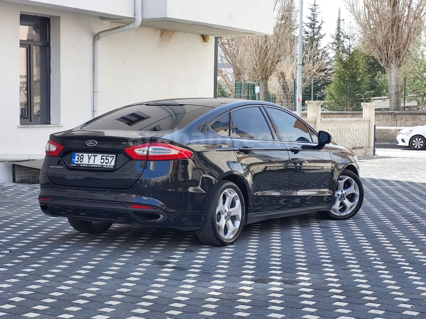 Sahibinden Ford Mondeo 2.0 TDCi Style 2015 Model Antalya 267.000 km Siyah 3