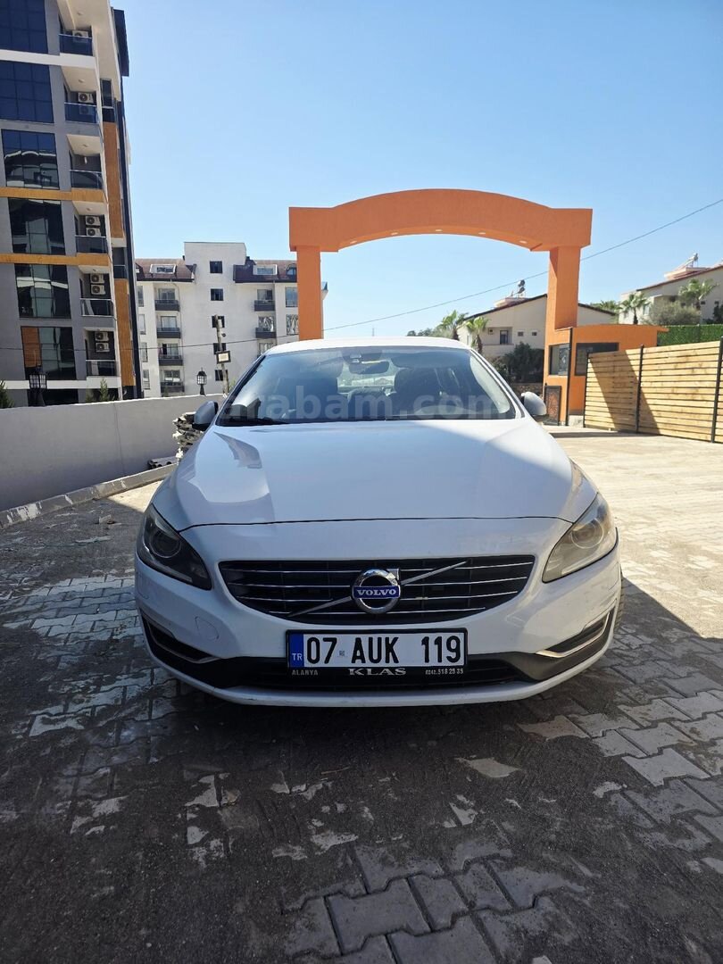 Sahibinden Volvo S60 1.6 D Advance 2014 Model Antalya 215.000 km Beyaz 6