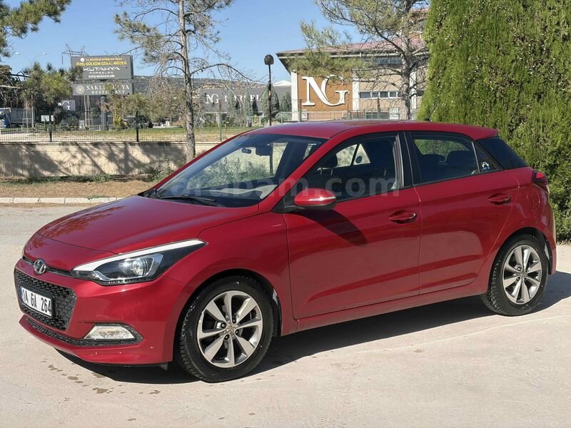 Sahibinden Hyundai i20 1.4 MPI Style 2015 Model Kütahya 162.000 km Kırmızı