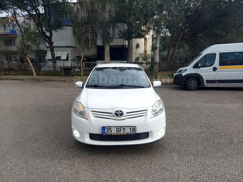 Sahibinden Toyota Auris 1.4 D-4D Comfort Extra 2011 Model