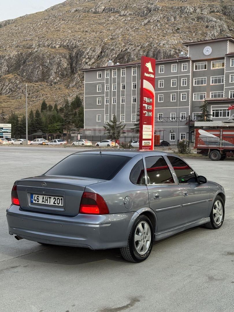 Sahibinden Opel Vectra 1.6 Elegance 2001 Model Kırşehir 420.000 km Gri (metalik) 3
